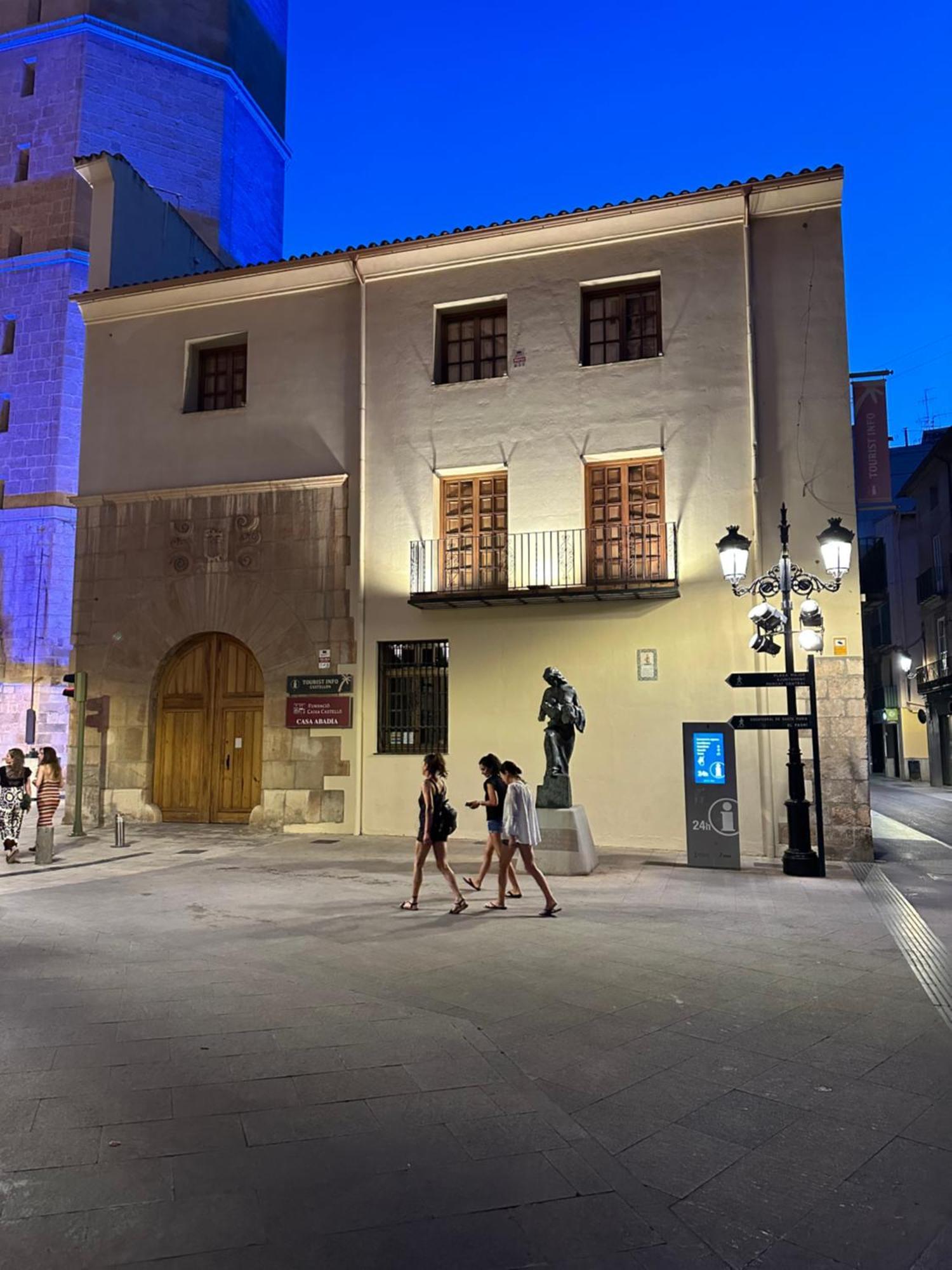 La Plana Ii Apartment
